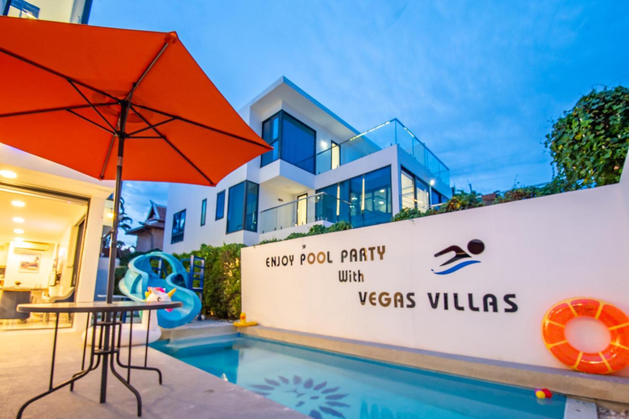 Rosewood Vegas Pool *