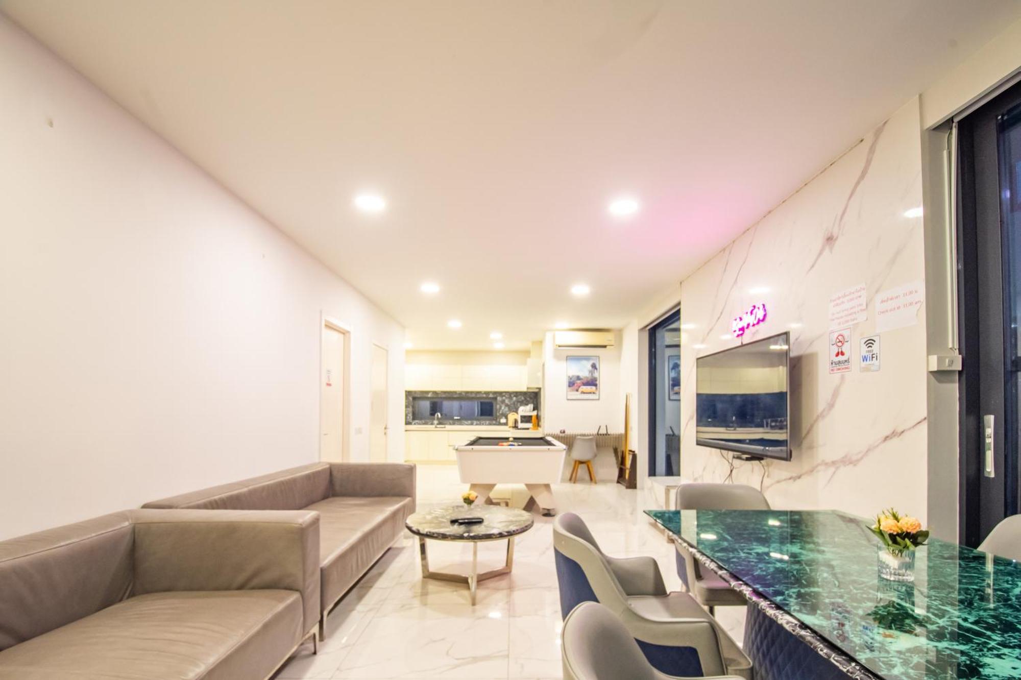 Rosewood Vegas Pool Villa *